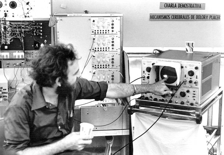 Dr. Keene in neuroscience lab